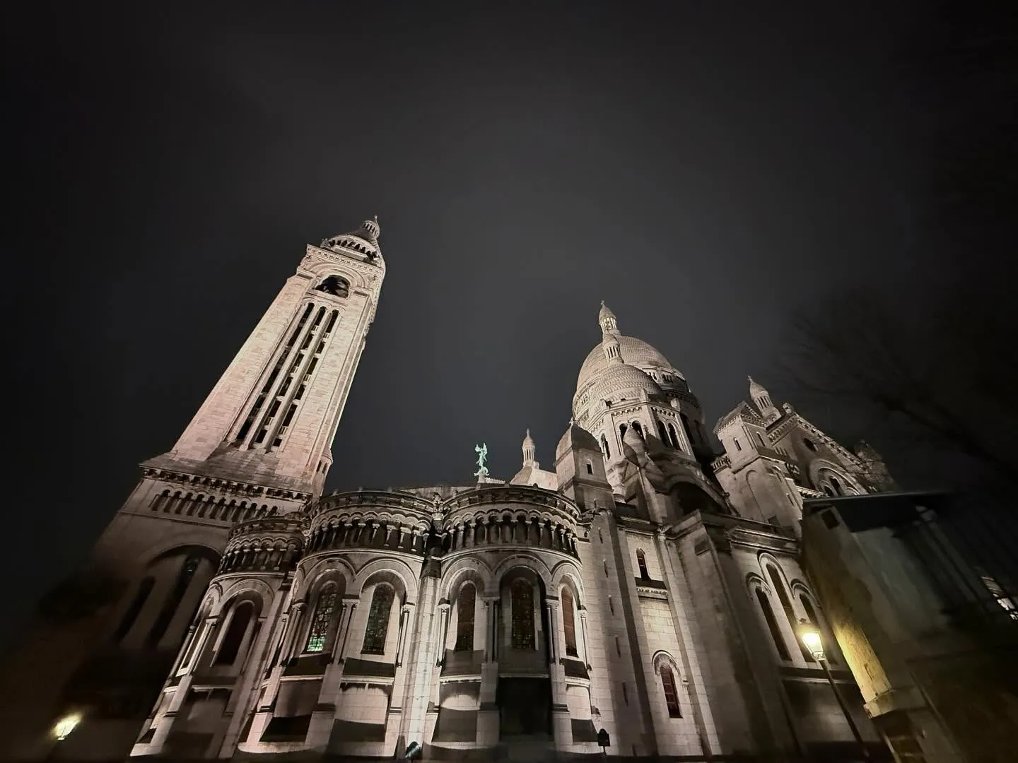 Sacré-Cœur, after dark